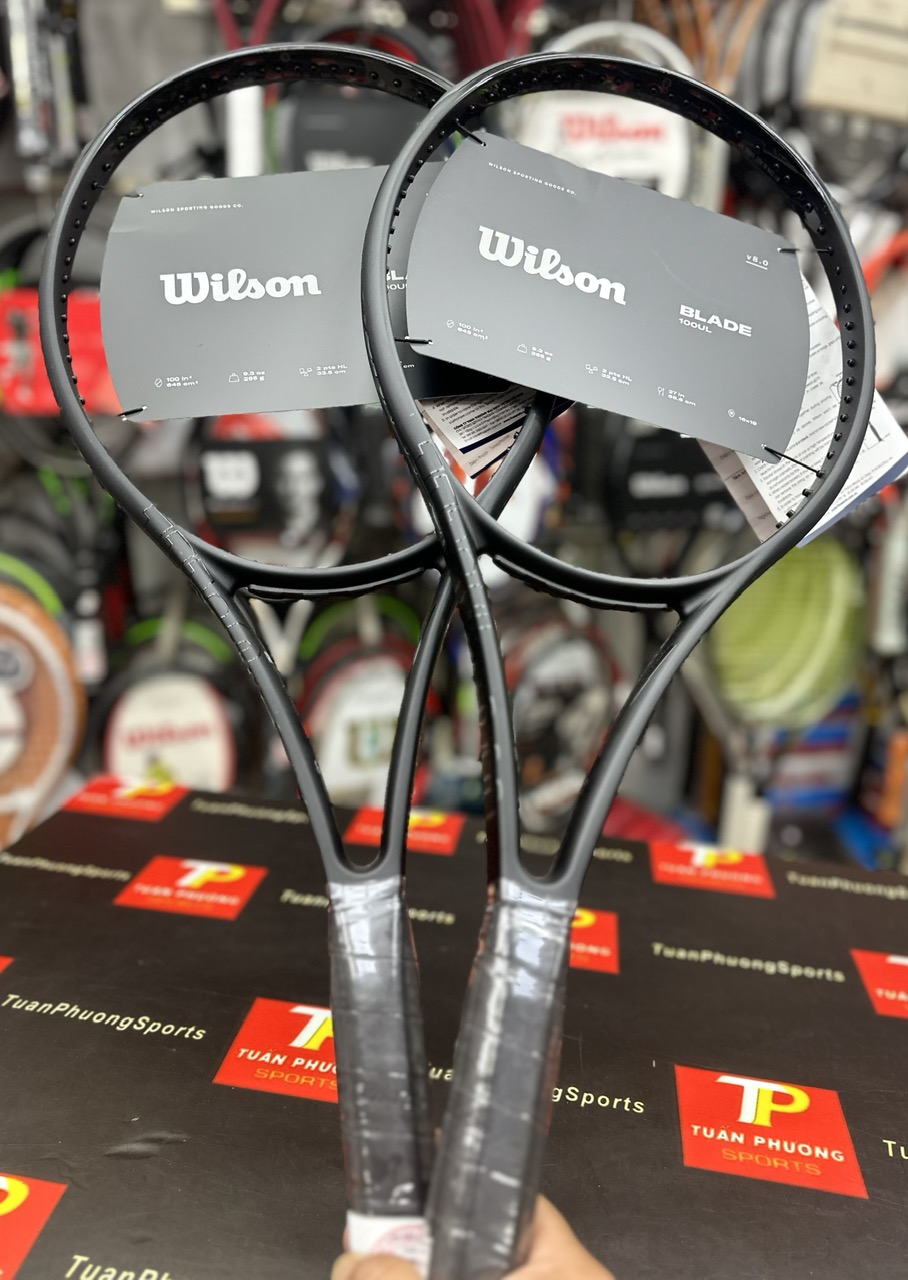 VỢT TENNIS WILSON BLADE 100UL V8 (265GR) NOIR LIMITED